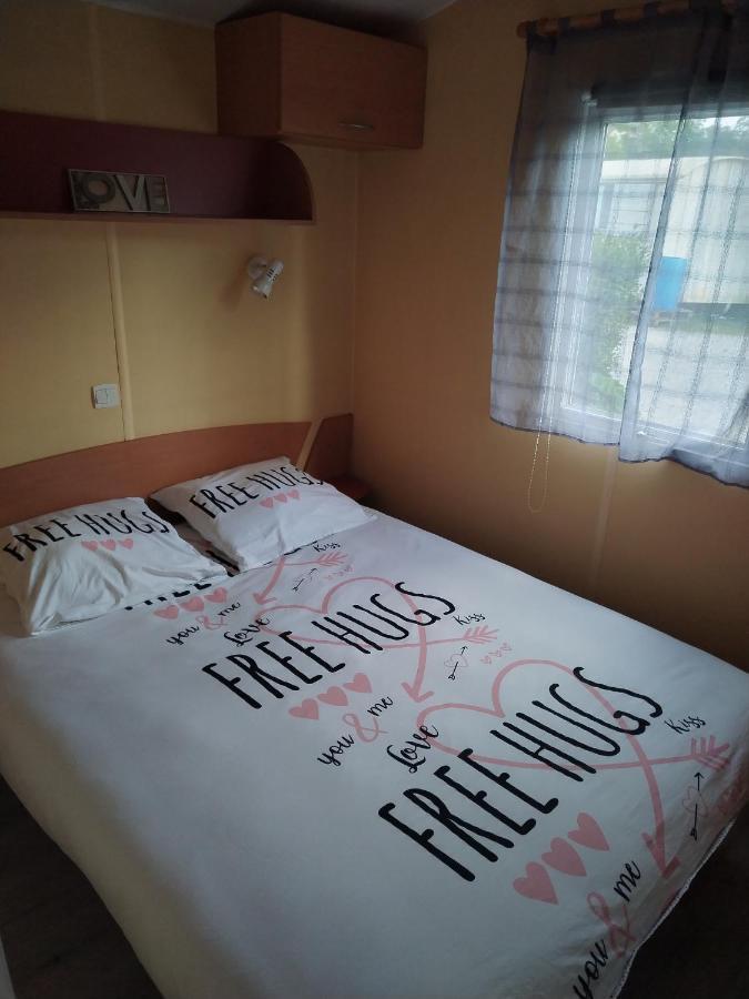 Mobil-Home Coin De Paradis En Cote D'Opale Sur Terrain Prive Et Sa Caravane Hermelinghen Exterior foto